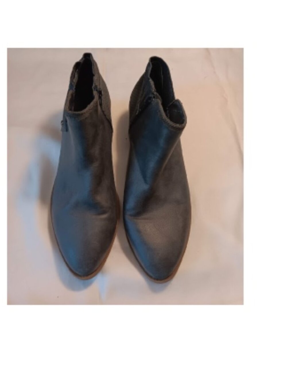 Simply Vera navy boot size 9 medium.
